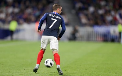 利来独家-什琴斯尼赛后与门将教练长谈